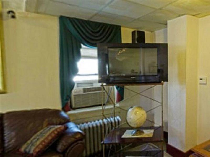 Americas Best Value Inn 迪尔伯恩 外观 照片