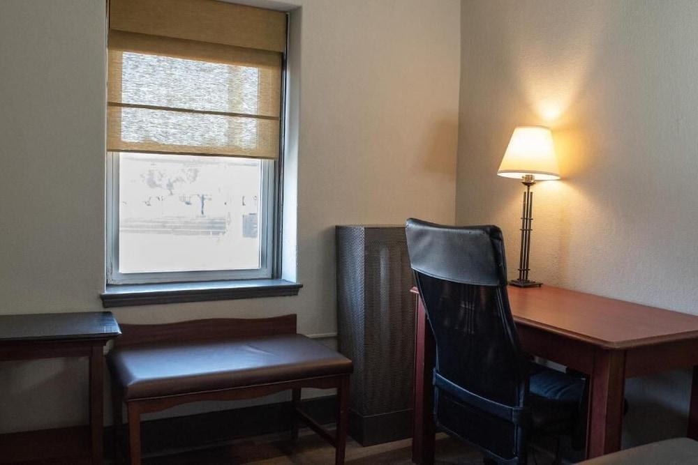 Americas Best Value Inn 迪尔伯恩 外观 照片