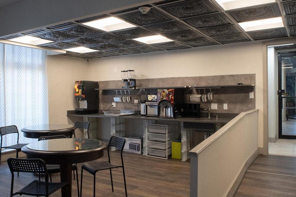 Americas Best Value Inn 迪尔伯恩 外观 照片