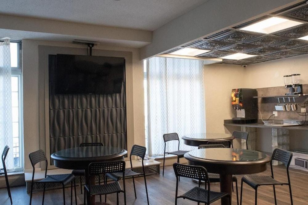 Americas Best Value Inn 迪尔伯恩 外观 照片